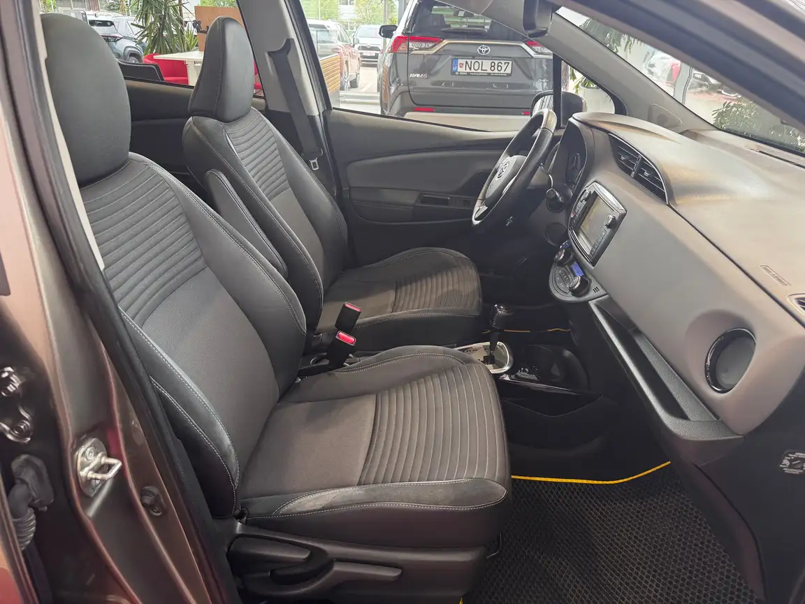 TOYOTA YARIS