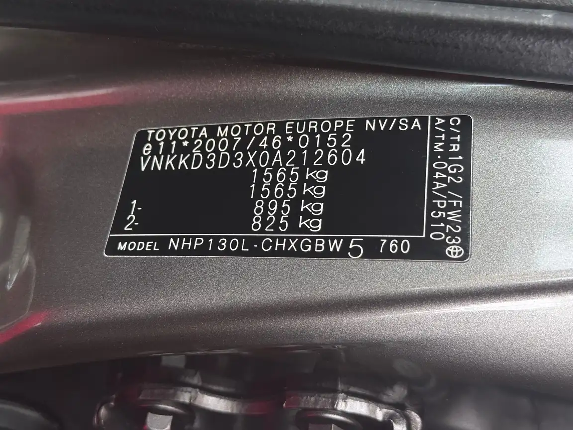 TOYOTA YARIS