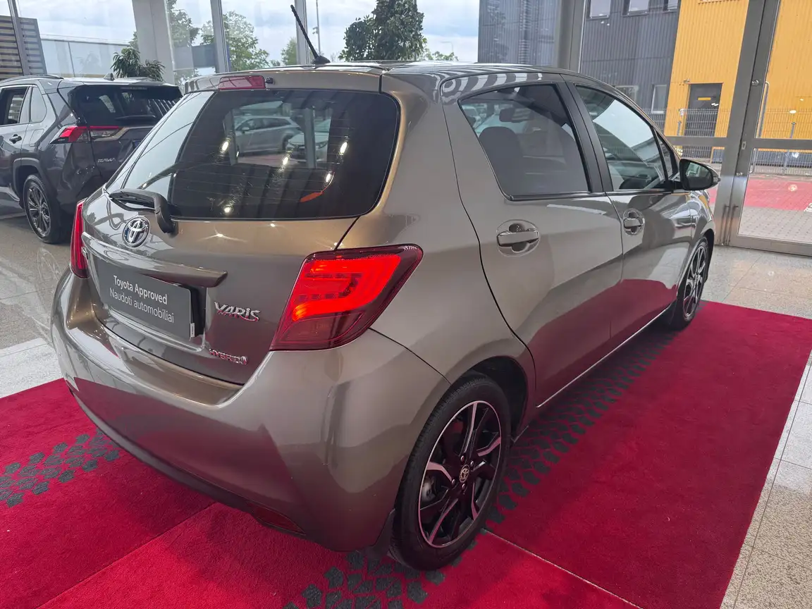 TOYOTA YARIS