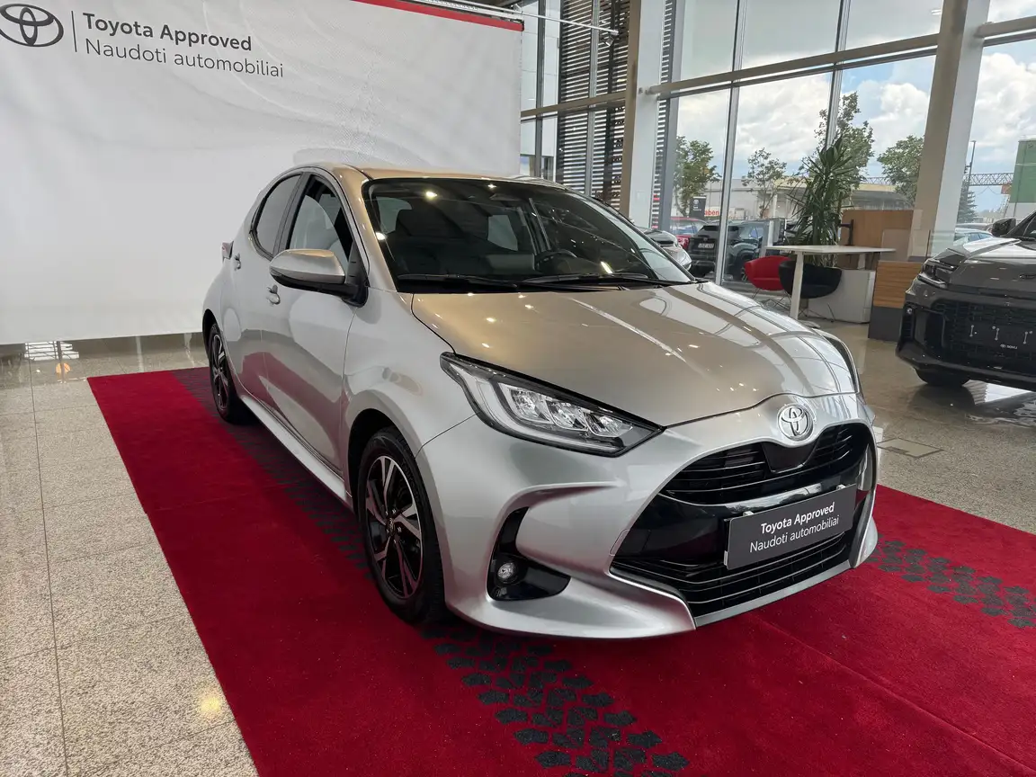 TOYOTA YARIS