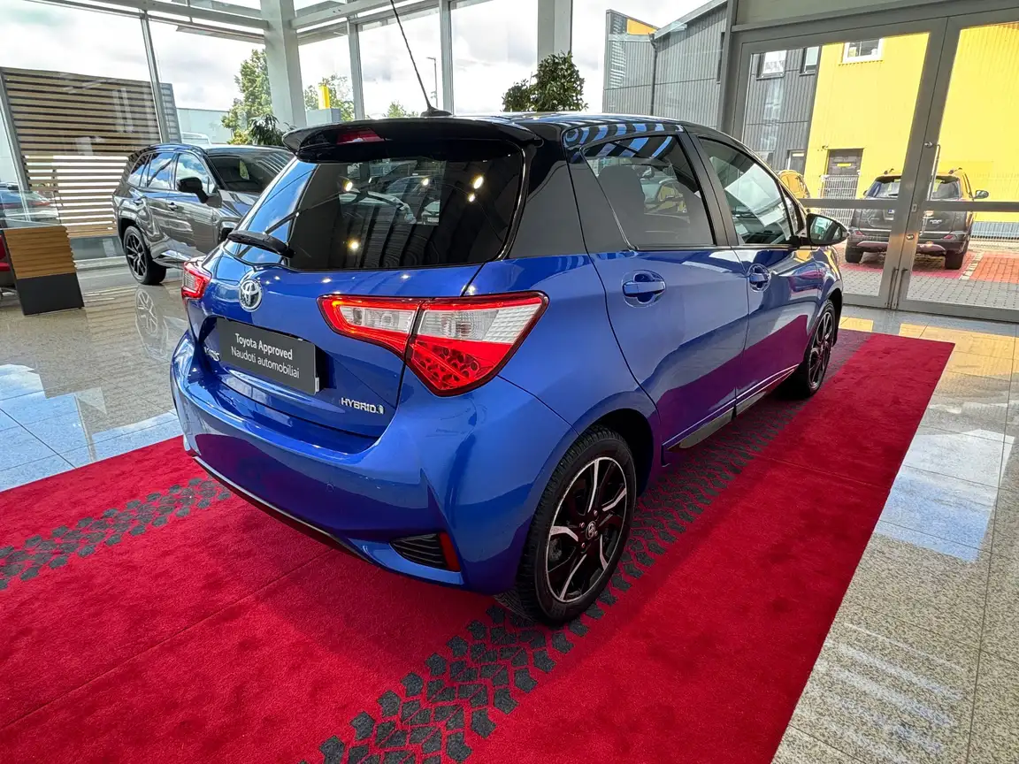TOYOTA YARIS