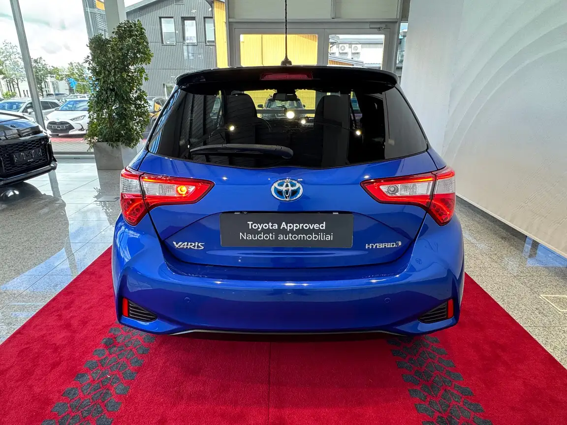 TOYOTA YARIS