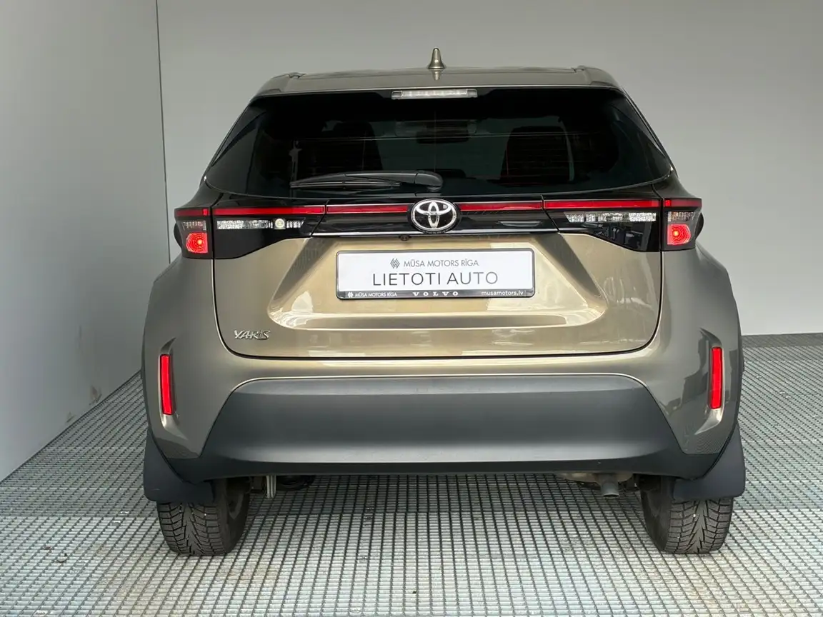 TOYOTA YARIS