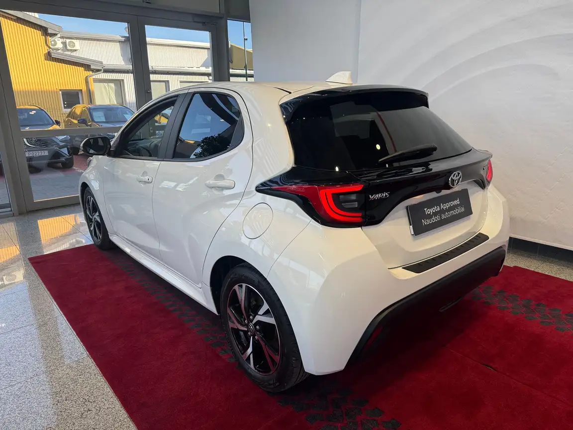 TOYOTA YARIS