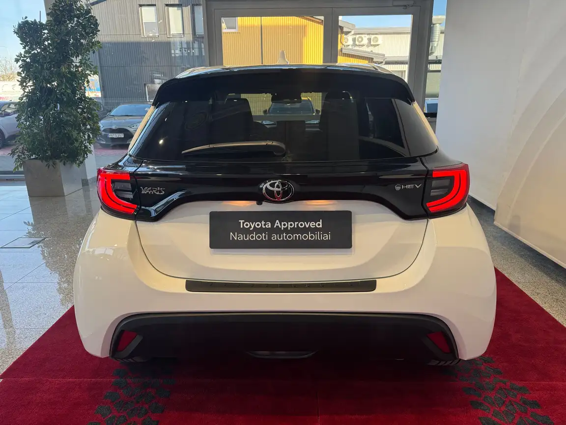TOYOTA YARIS