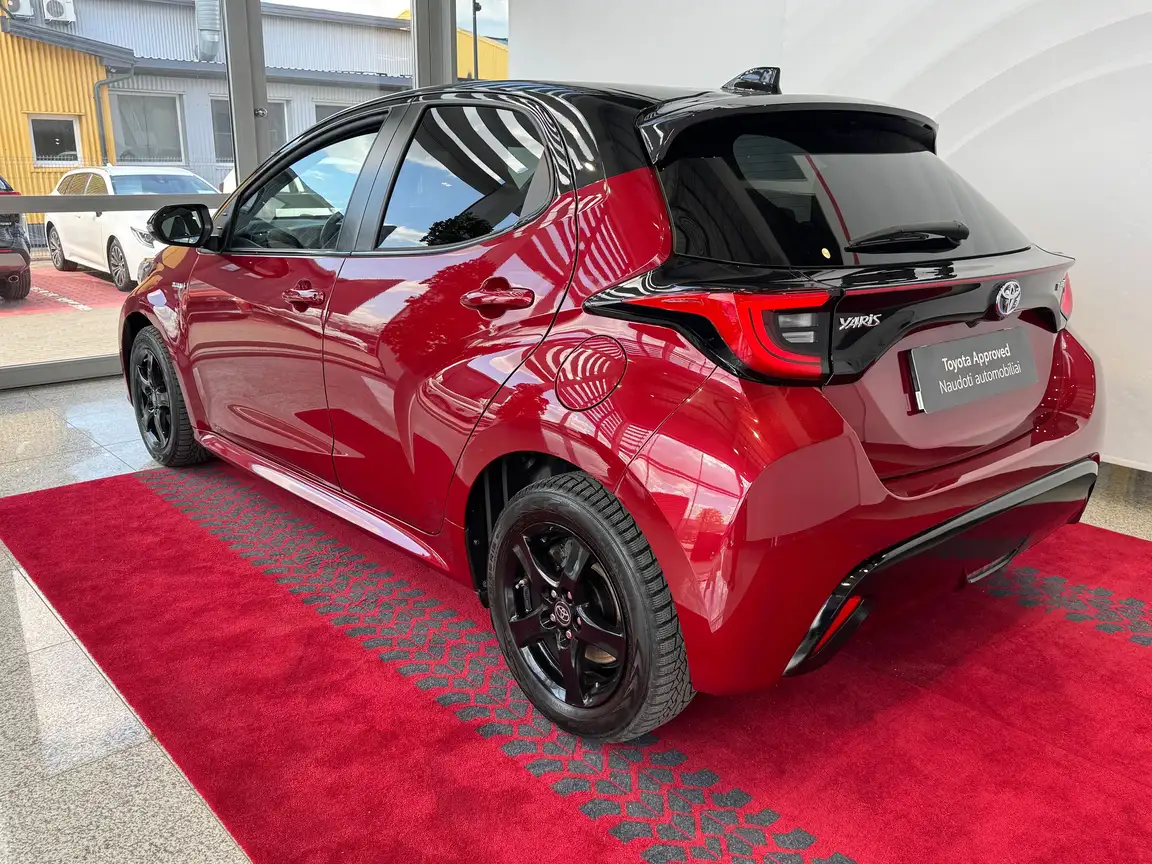 TOYOTA YARIS