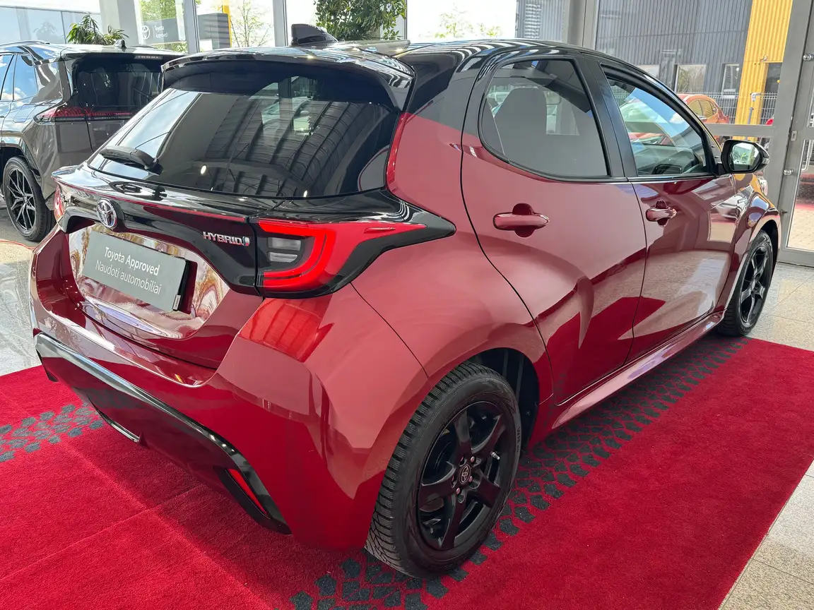 TOYOTA YARIS