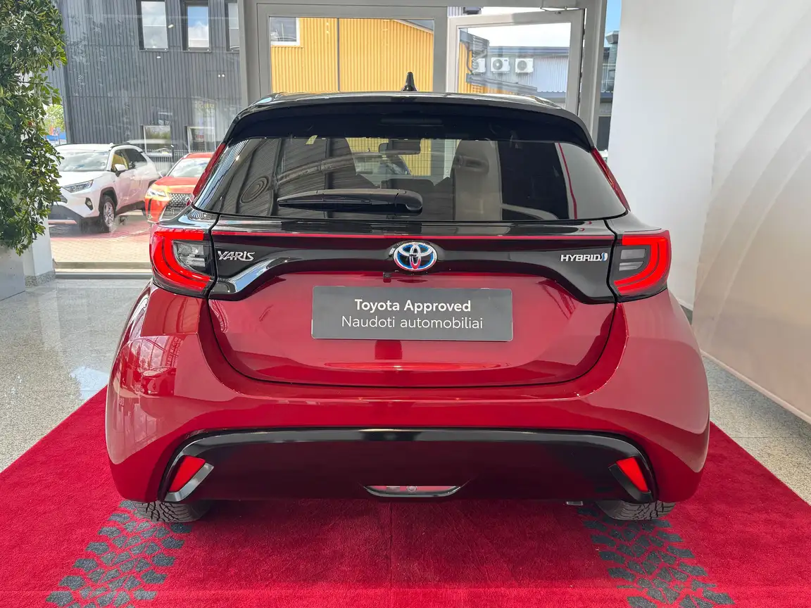 TOYOTA YARIS