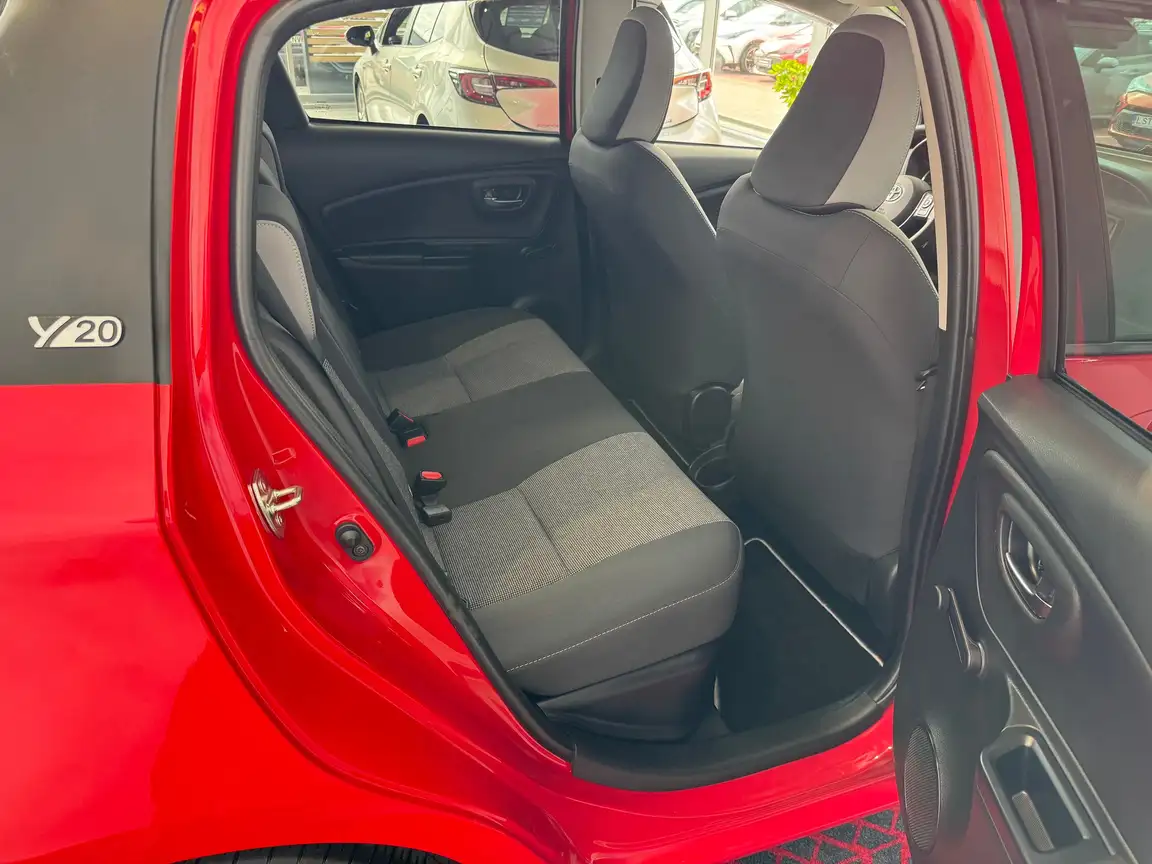 TOYOTA YARIS
