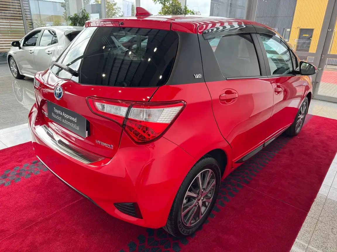 TOYOTA YARIS