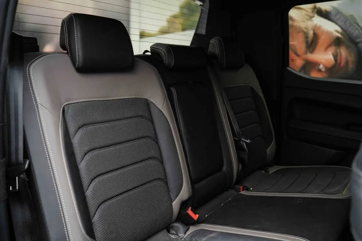 VOLKSWAGEN AMAROK