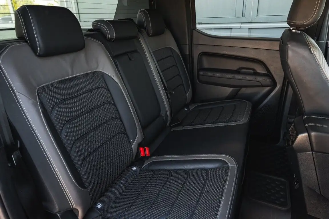 VOLKSWAGEN AMAROK