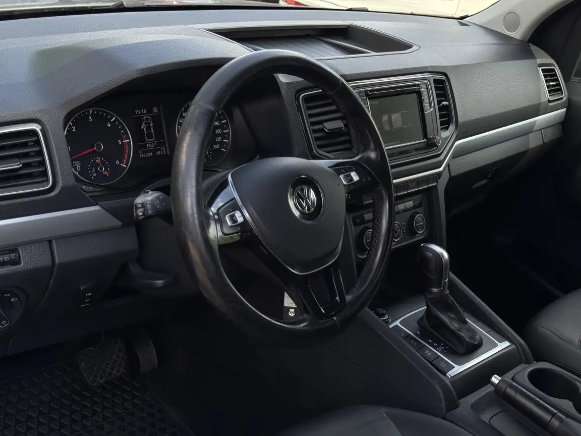 VOLKSWAGEN AMAROK