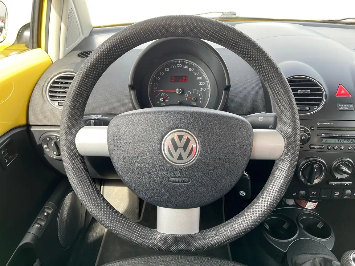 VOLKSWAGEN BEETLE