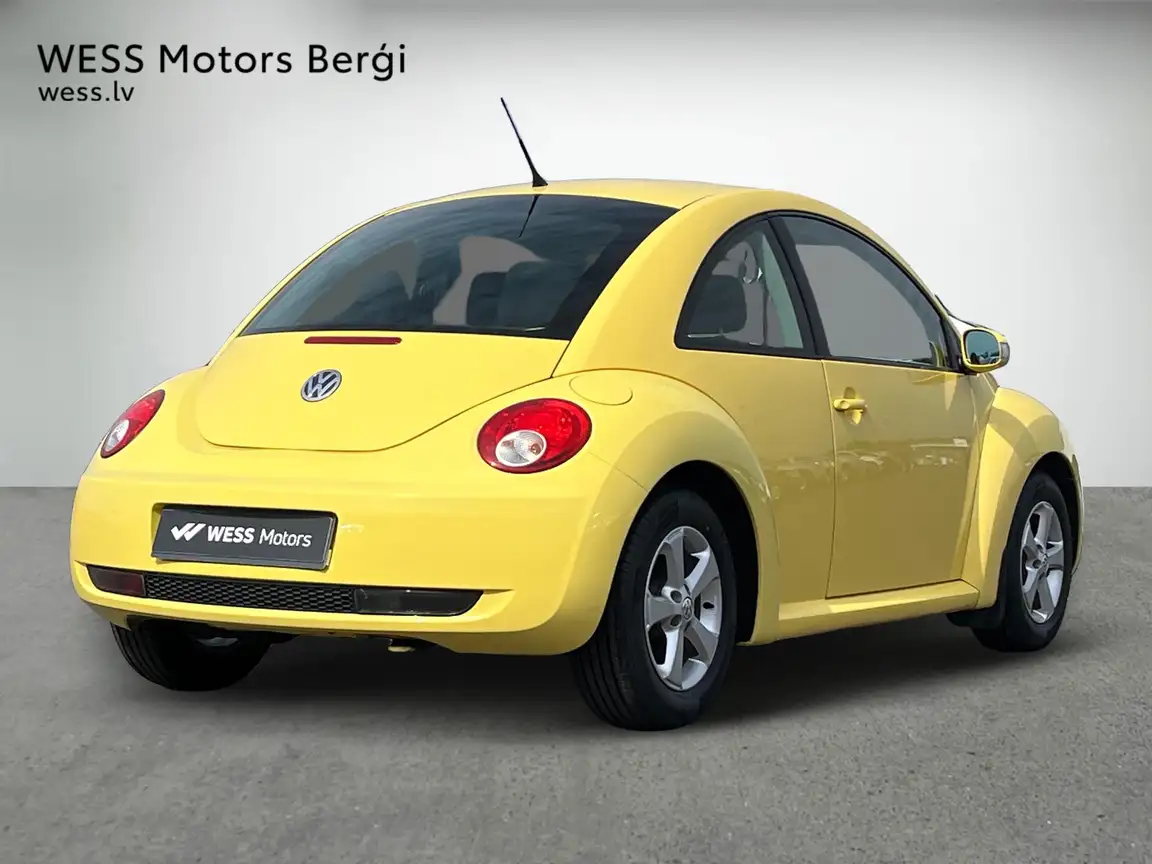 VOLKSWAGEN BEETLE