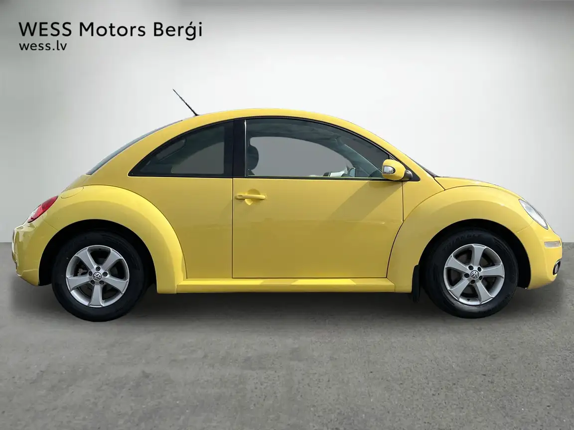 VOLKSWAGEN BEETLE