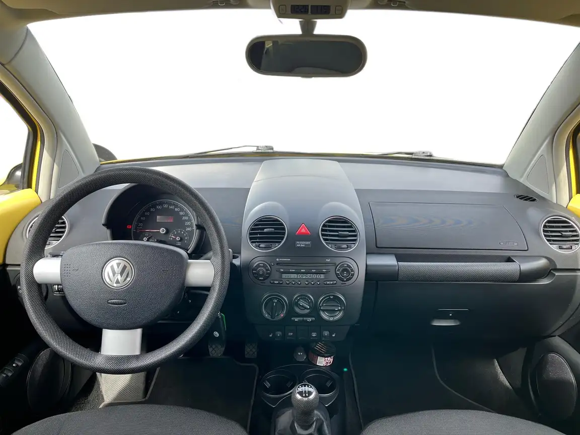 VOLKSWAGEN BEETLE