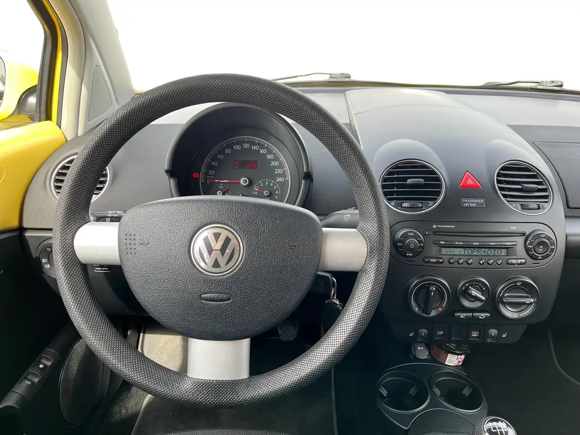 VOLKSWAGEN BEETLE