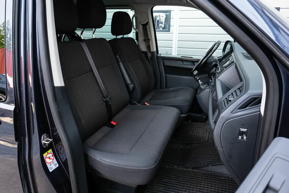 VOLKSWAGEN CARAVELLE