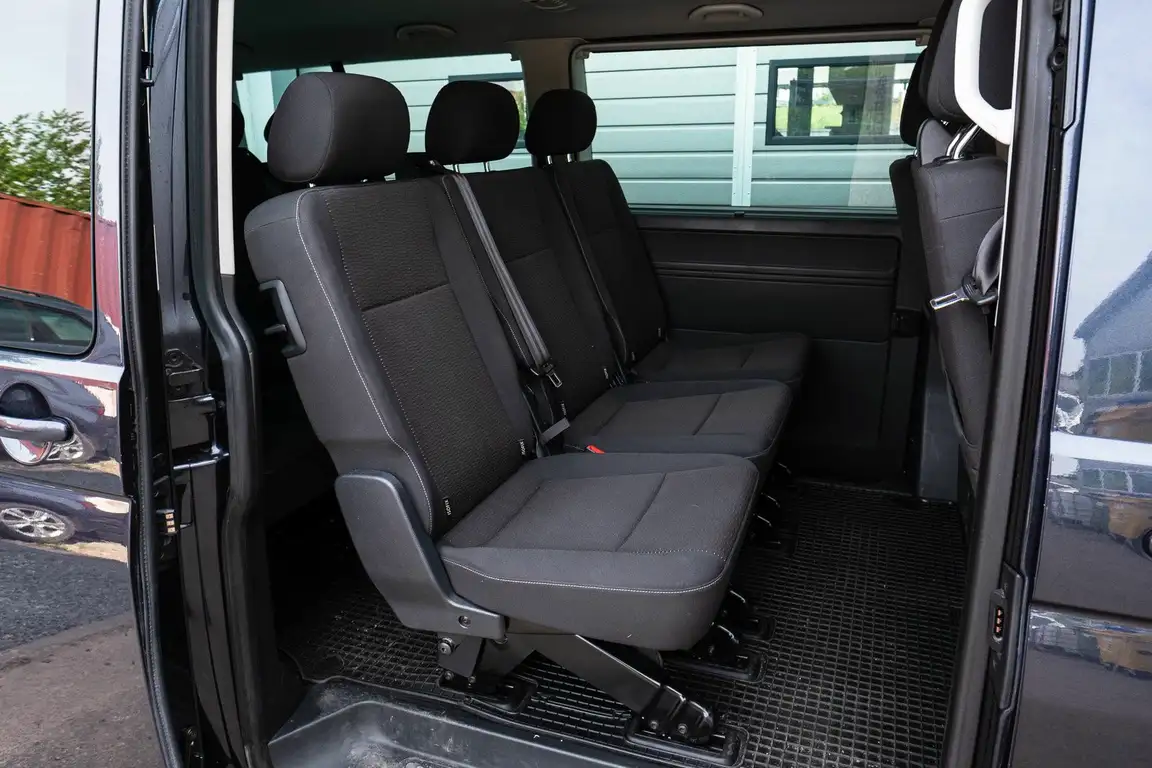 VOLKSWAGEN CARAVELLE