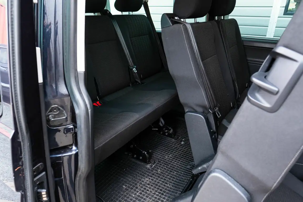 VOLKSWAGEN CARAVELLE