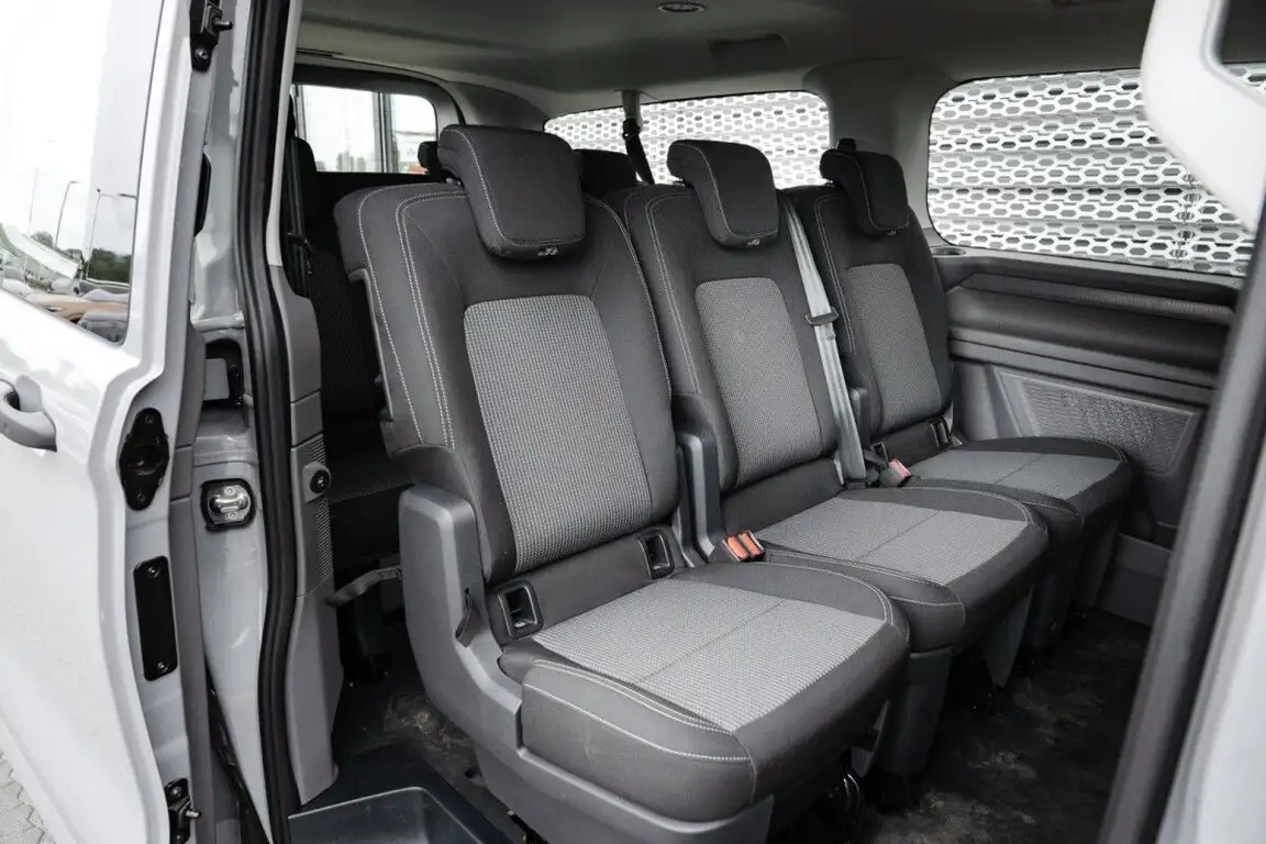 VOLKSWAGEN CARAVELLE