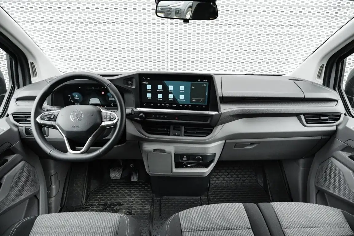 VOLKSWAGEN CARAVELLE