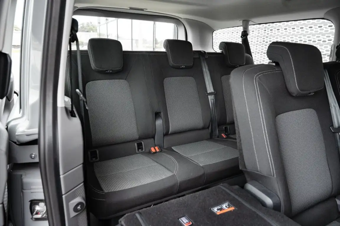 VOLKSWAGEN CARAVELLE