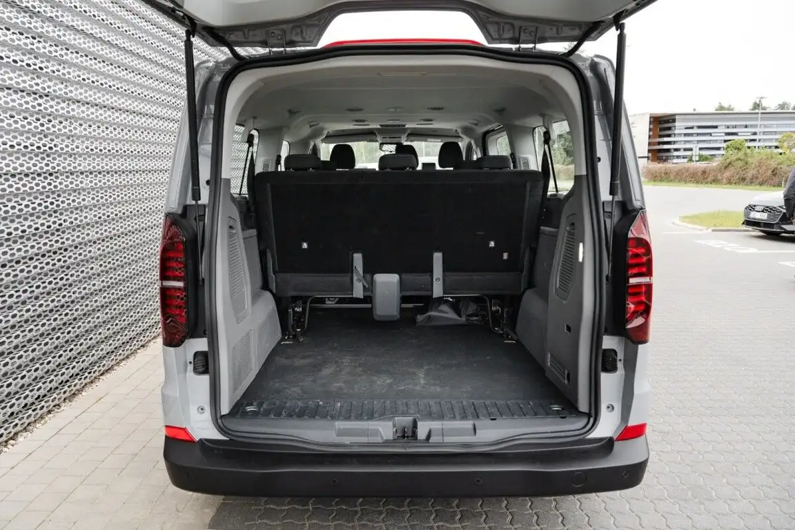 VOLKSWAGEN CARAVELLE