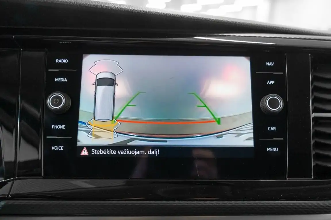 VOLKSWAGEN CARAVELLE