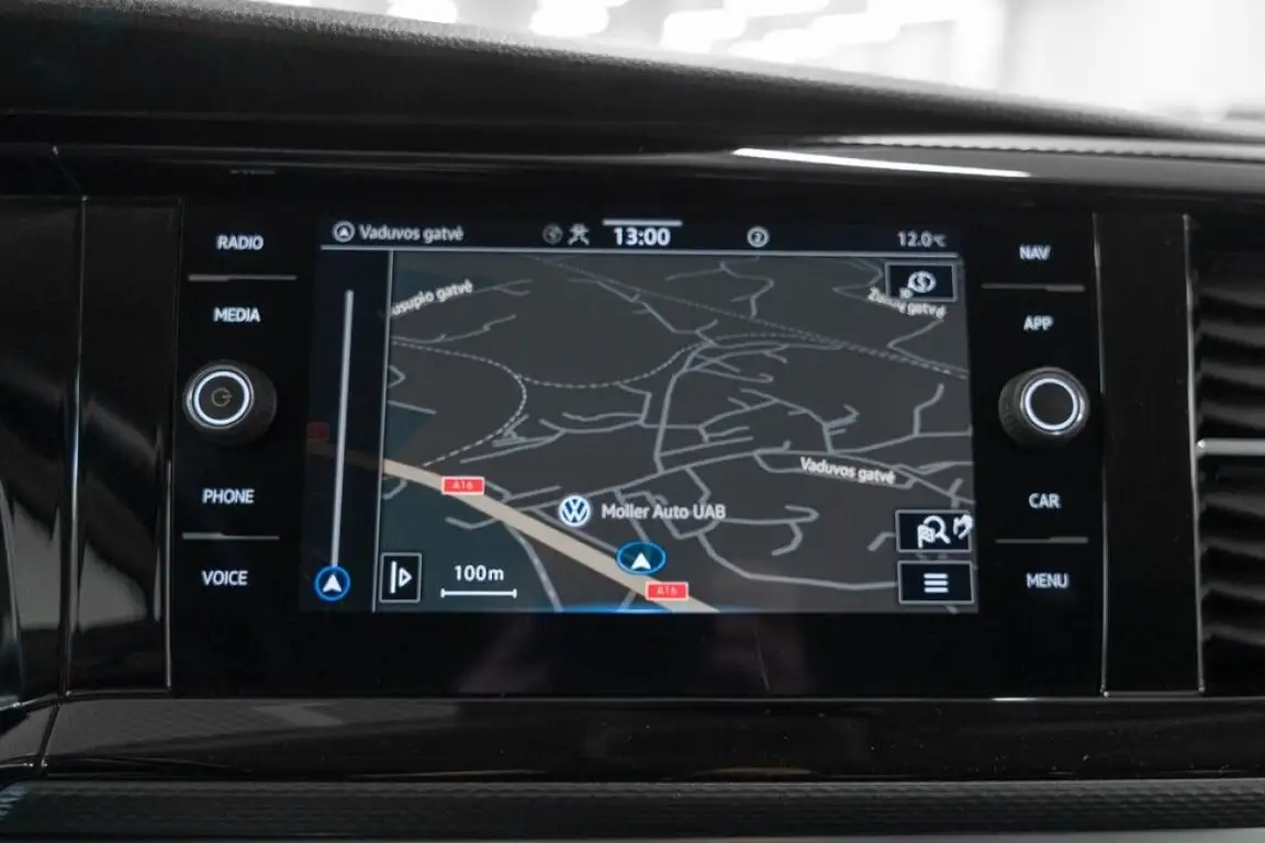 VOLKSWAGEN CARAVELLE