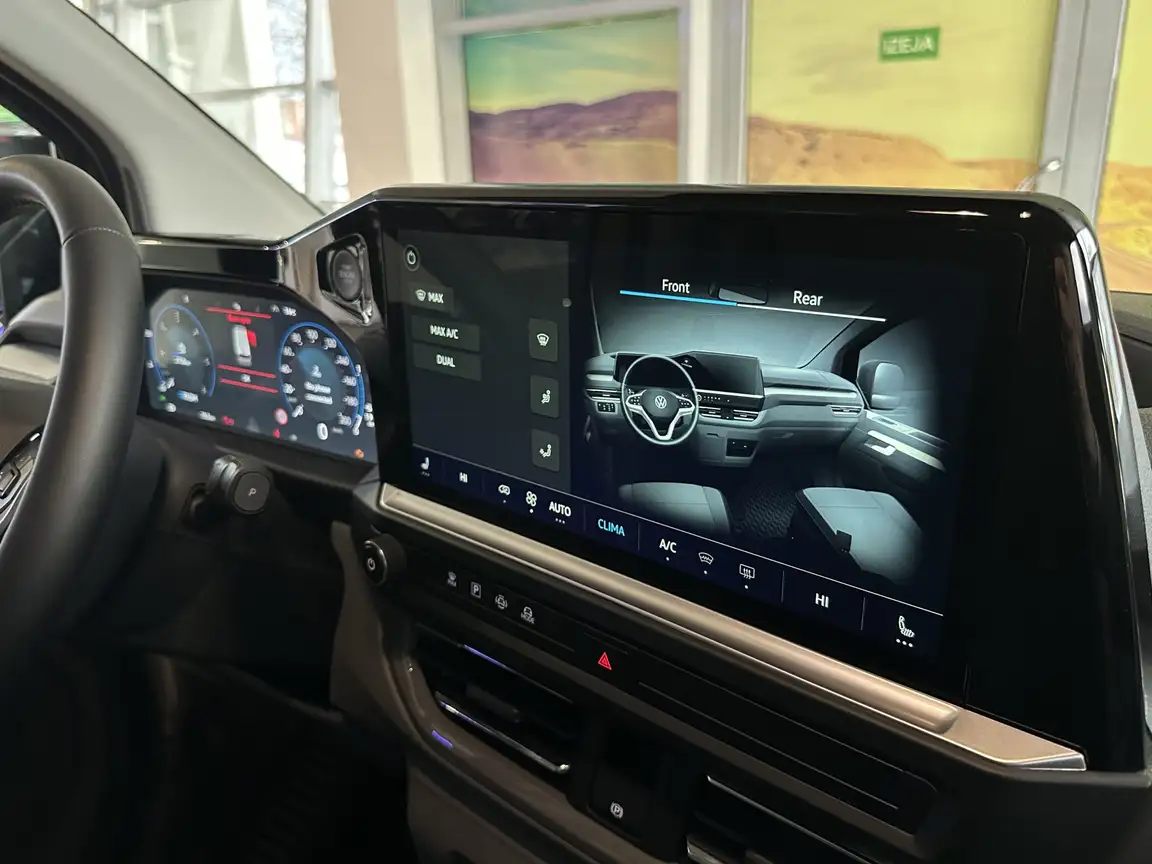 VOLKSWAGEN CARAVELLE