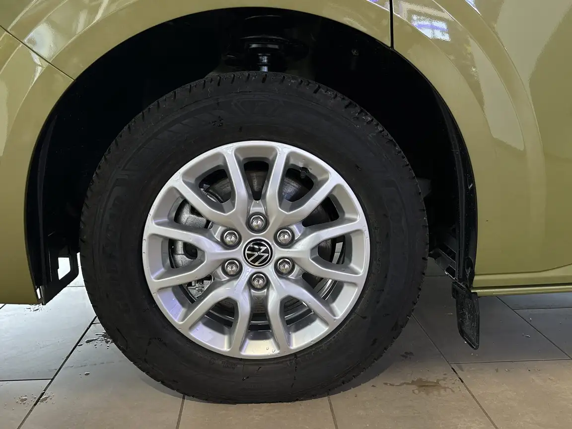 VOLKSWAGEN CARAVELLE