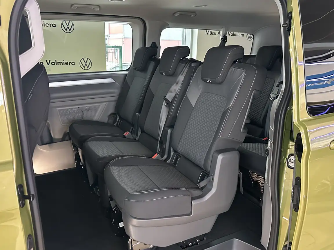 VOLKSWAGEN CARAVELLE