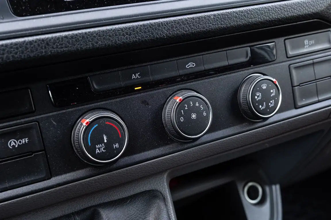 VOLKSWAGEN CRAFTER