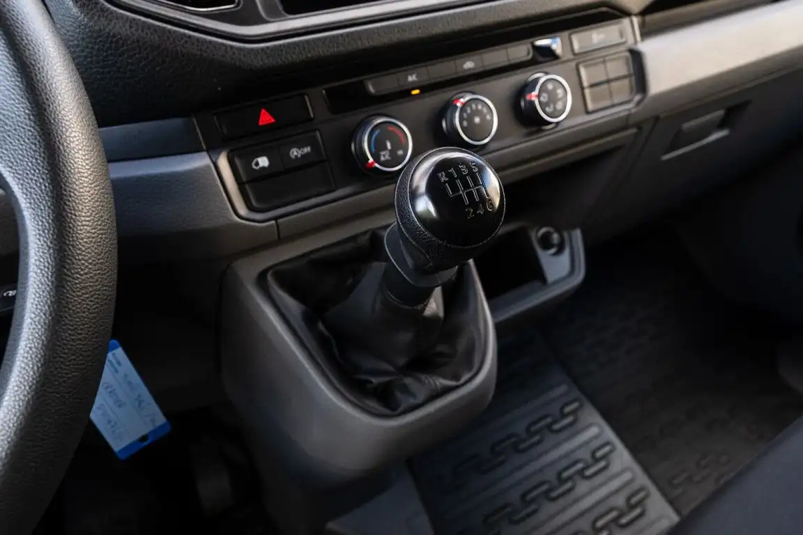 VOLKSWAGEN CRAFTER