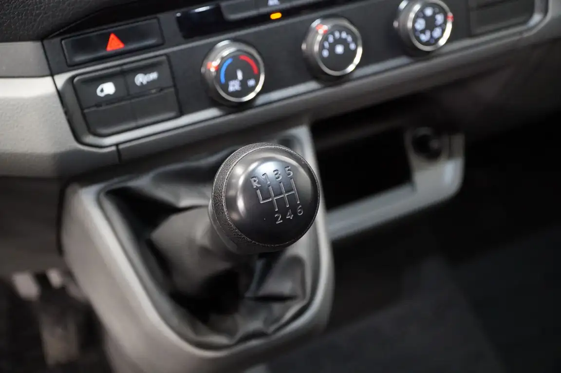 VOLKSWAGEN CRAFTER