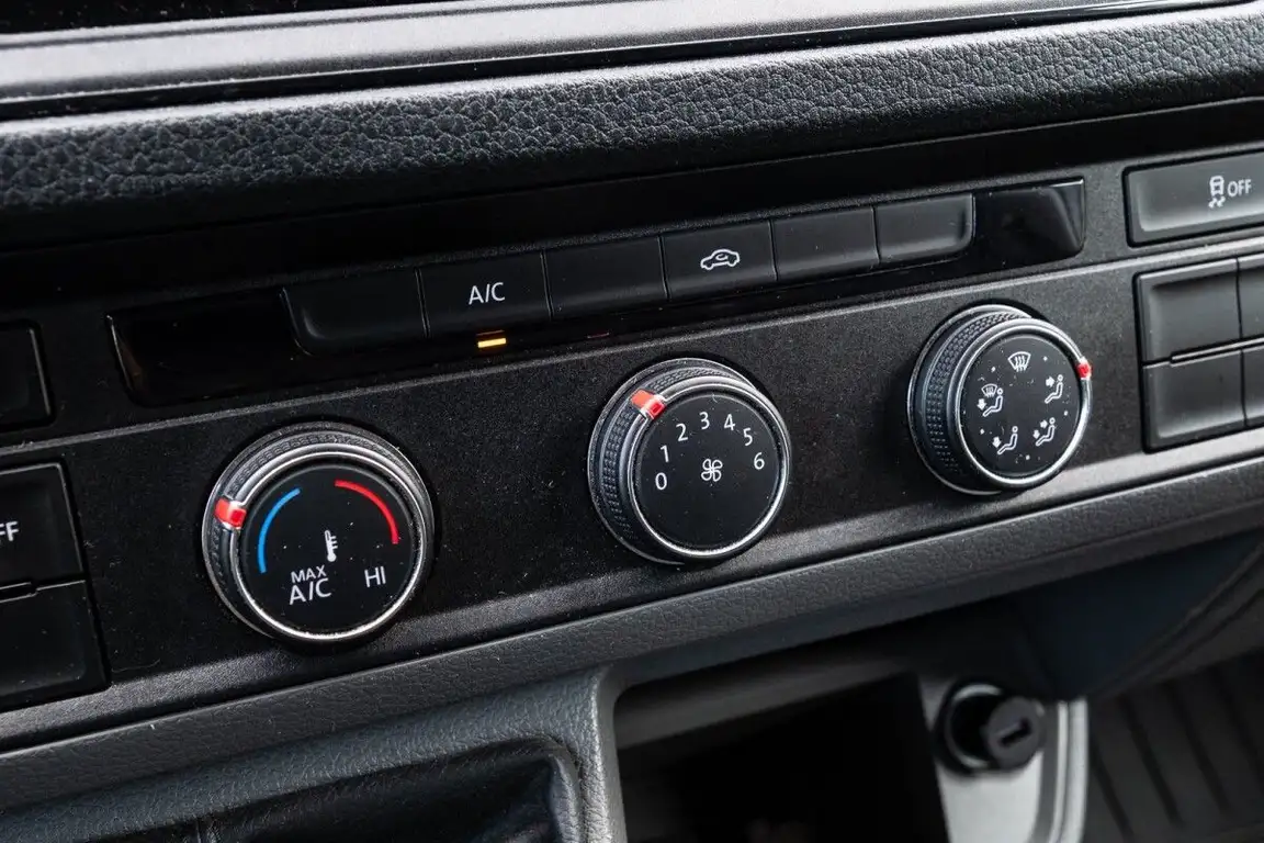 VOLKSWAGEN CRAFTER
