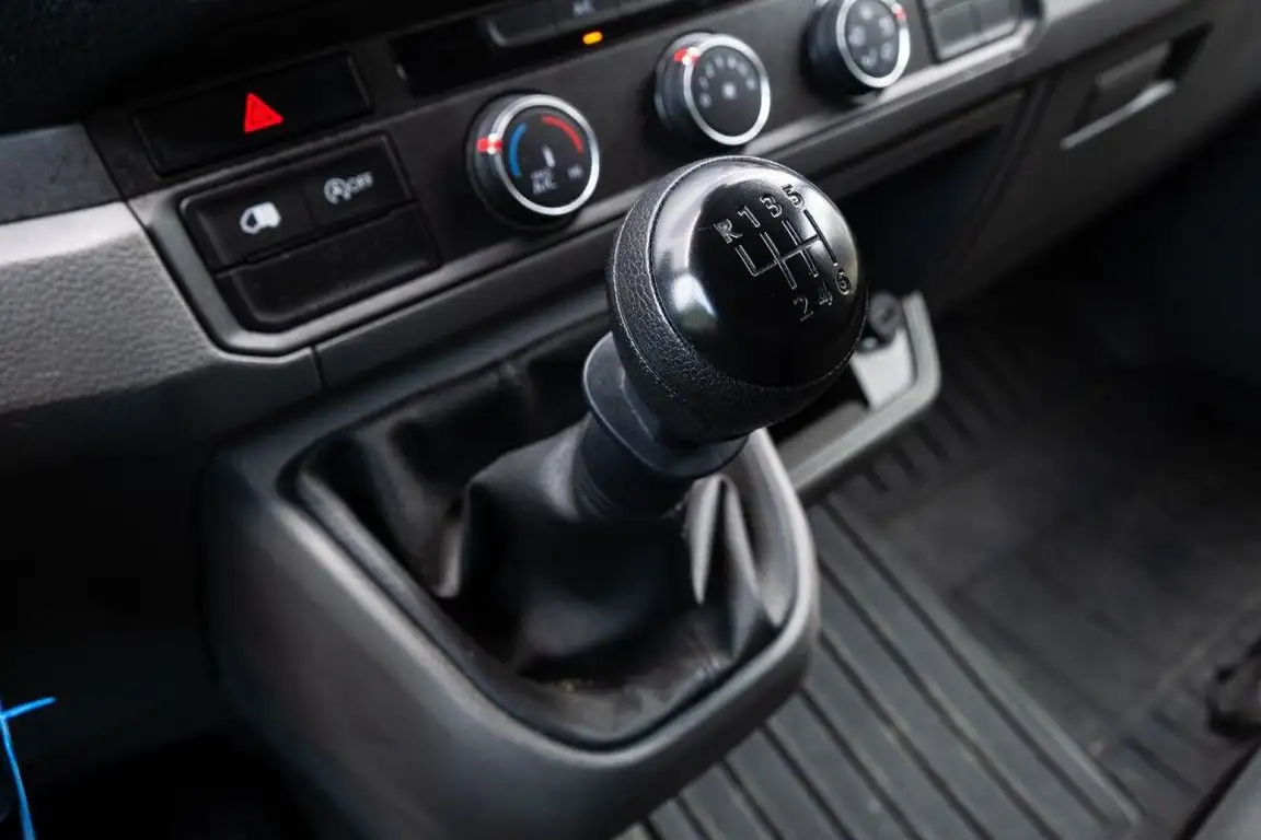 VOLKSWAGEN CRAFTER