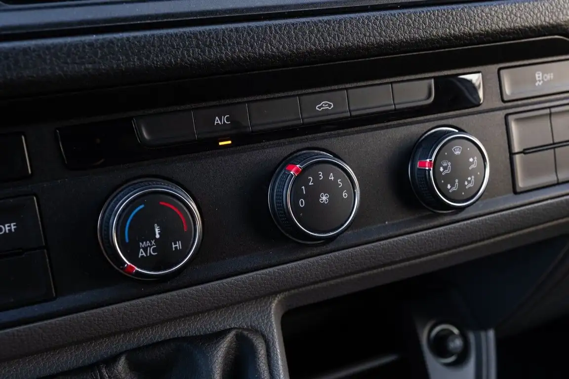 VOLKSWAGEN CRAFTER