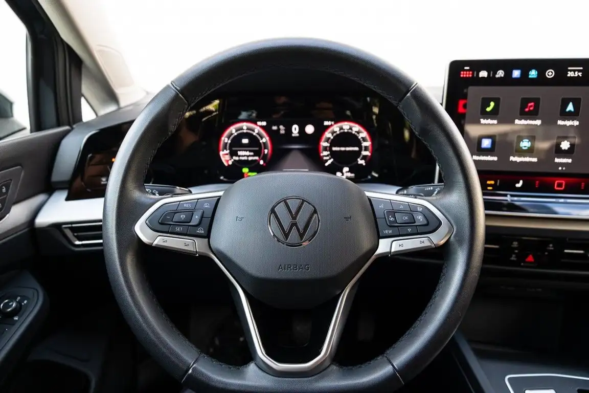 VOLKSWAGEN GOLF