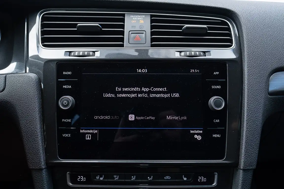 VOLKSWAGEN GOLF