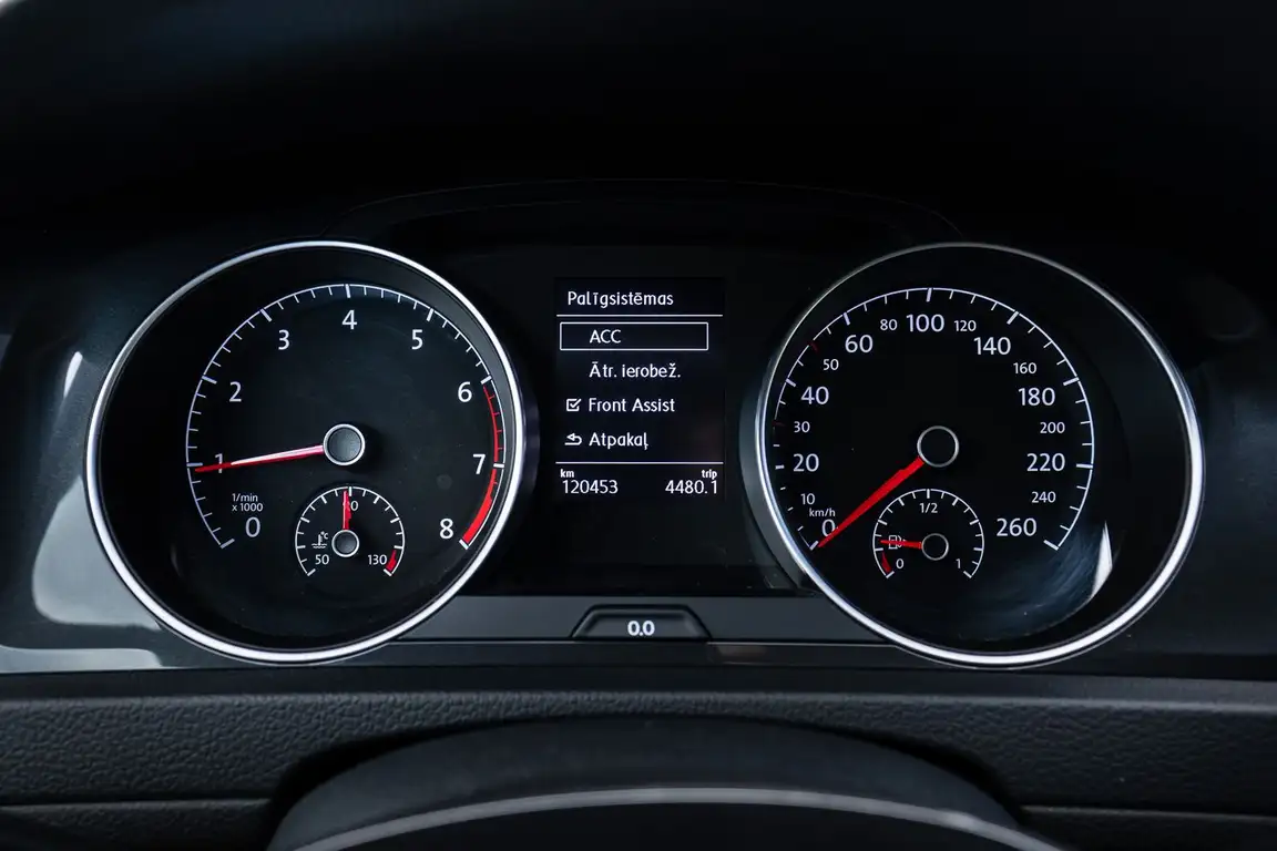 VOLKSWAGEN GOLF