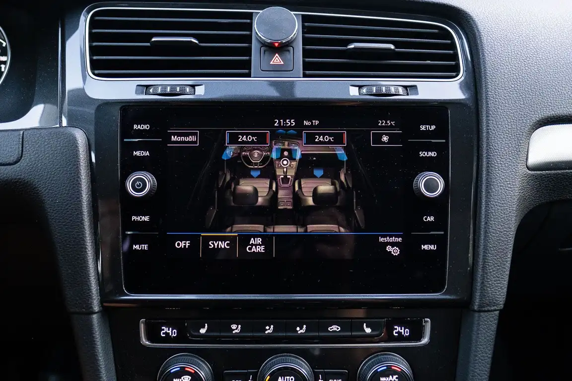VOLKSWAGEN GOLF