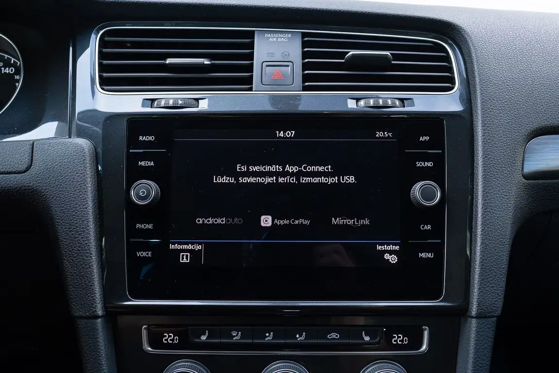 VOLKSWAGEN GOLF