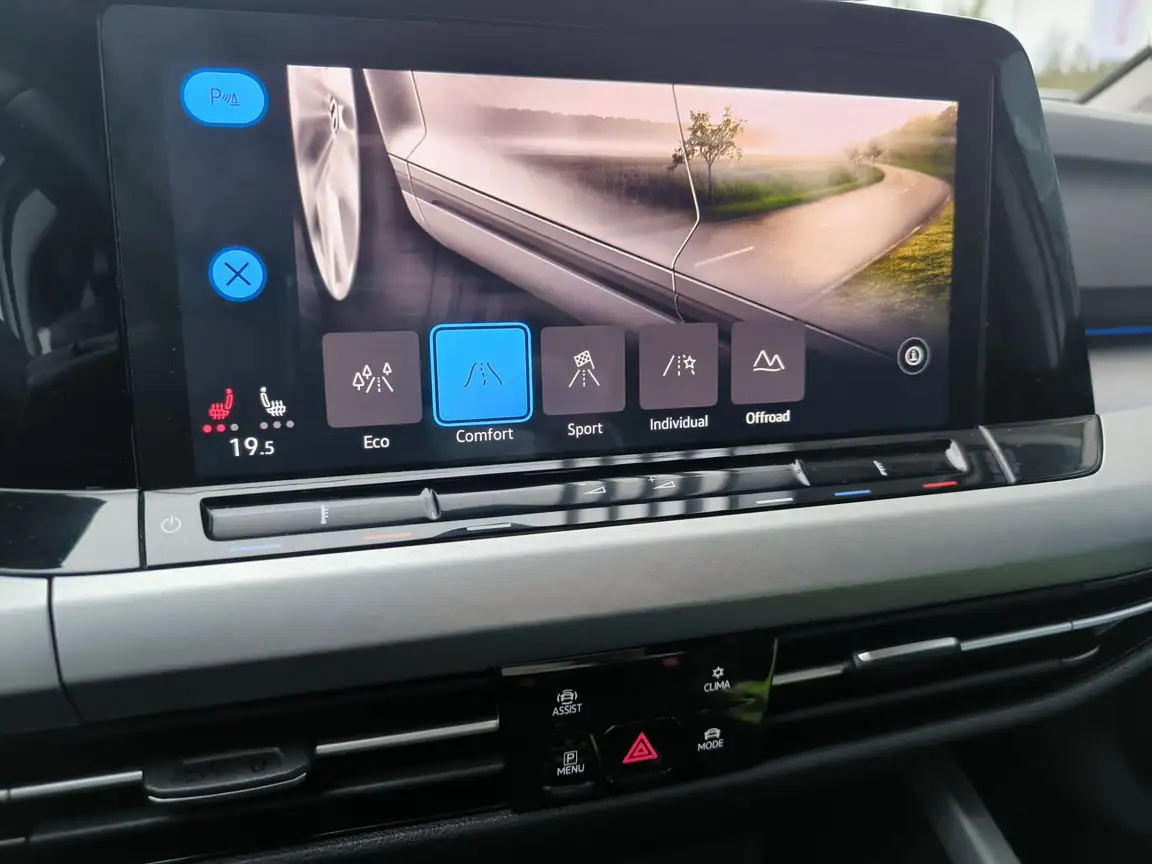 VOLKSWAGEN GOLF