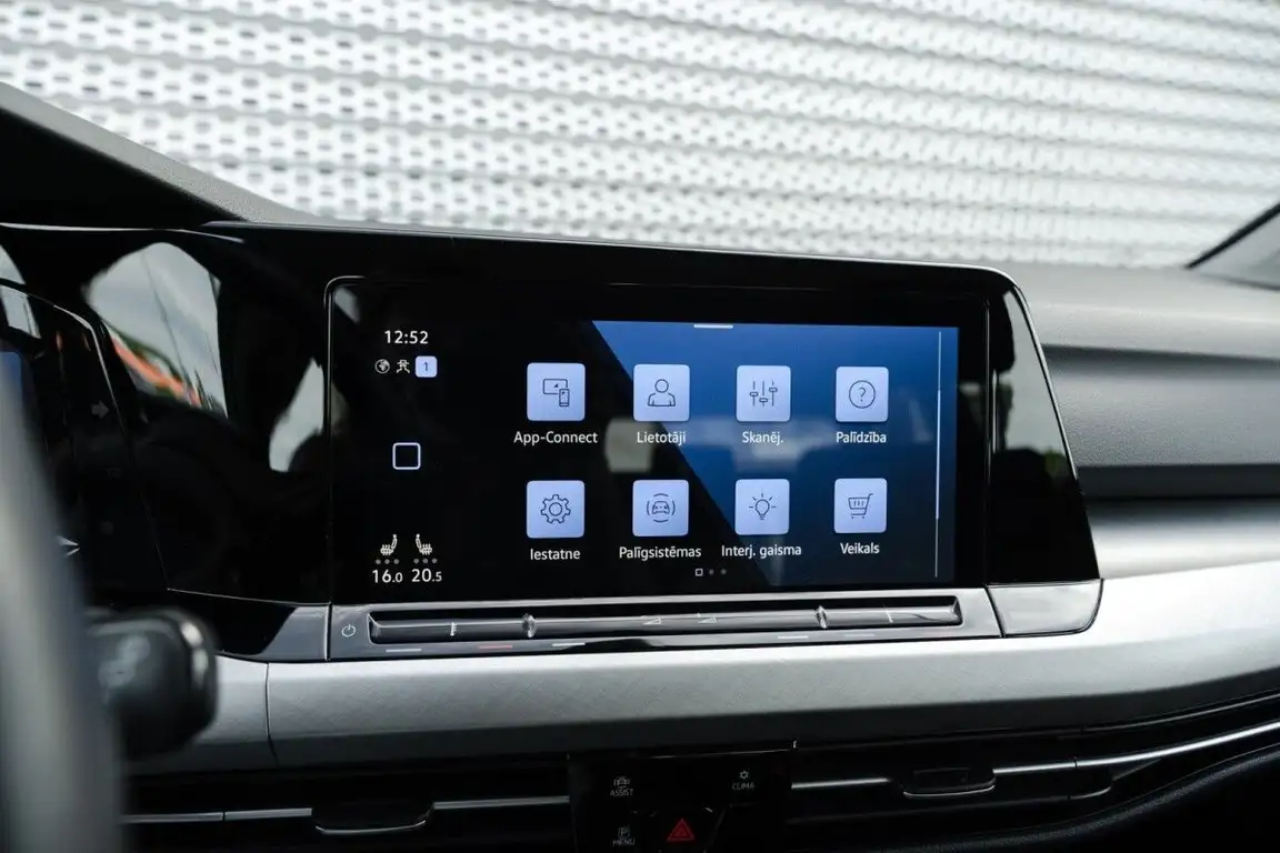 VOLKSWAGEN GOLF