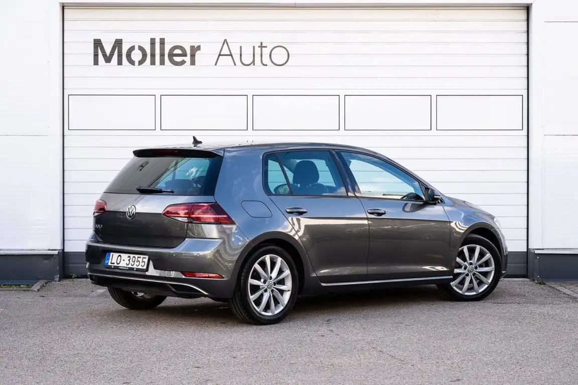 VOLKSWAGEN GOLF