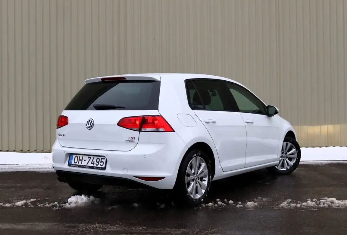 VOLKSWAGEN GOLF