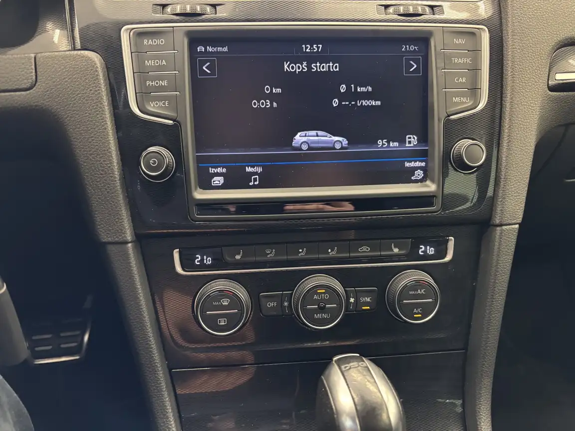 VOLKSWAGEN GOLF
